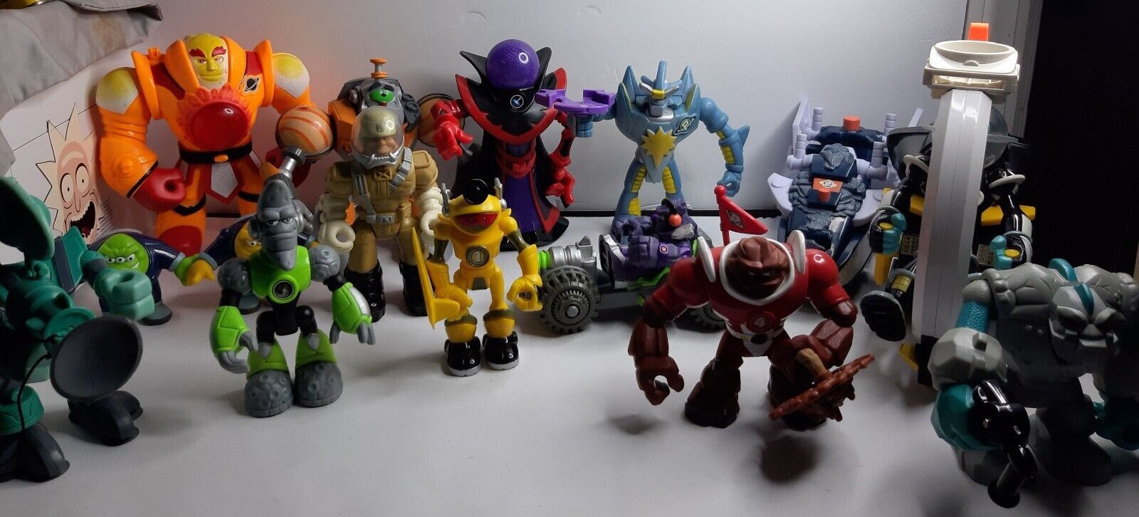 Mattel Planet Heroes Collection 18 Figures And Vehicles.